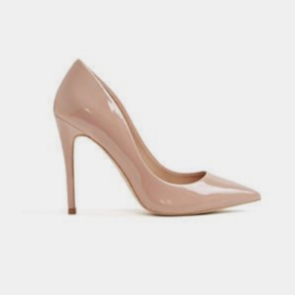 BCBGENERATION Pertia Nude Patent Leather Pointy Toe Tan Stiletto Heels 7.5 EUC